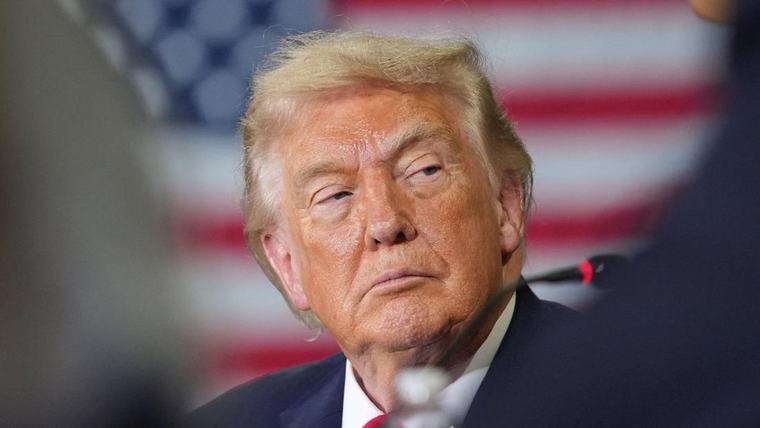 Trump Ancam Setop Perdagangan jika The Fed Tak Pangkas Suku Bunga
