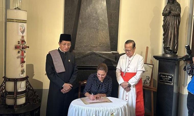 Kala Putri Mahkota Swedia Terkagum-kagum Terhadap Masjid Istiqlal dan Gereja Katedral Jakarta