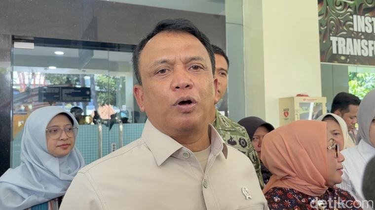 BGN Copot Kepala SPPG Kalitengah Sidoarjo Usai 730 Santri Keracunan MBG