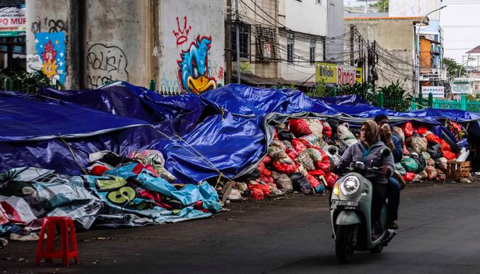 Gunungan 60 Ribu Ton Sampah di Cilincing Dinilai Coreng Wajah Jakarta