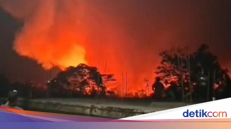 Akses ke Titik Api Jadi Kendala Pemadaman di TPA Galuga Bogor