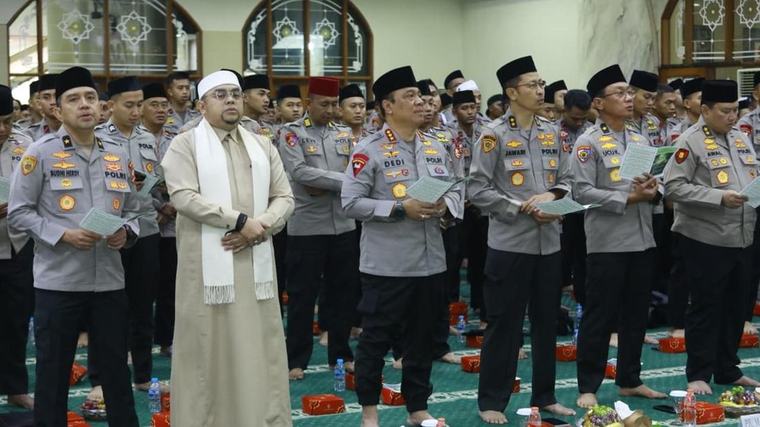 Wakapolri Ajak Doa Bersama, Tekankan Polri Hadir di Tengah Kesulitan Warga