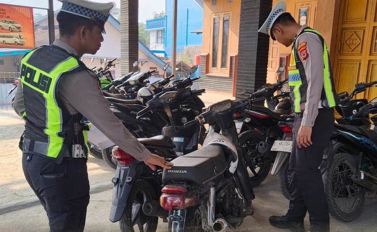 Polisi Blusukan ke Parkiran Sekolah, Knalpot Brong Pelajar Jadi Sasaran