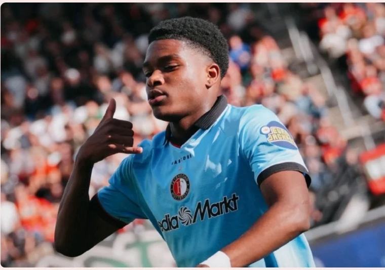 Jerayno Schaken Cetak Sejarah Bersama Feyenoord