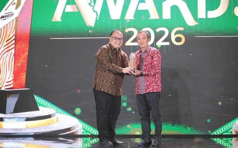 Kapolda Sumsel Irjen Sandi Raih Penghargaan Penjaga Keamanan dan Ketahanan Energi Bumi Sriwijaya