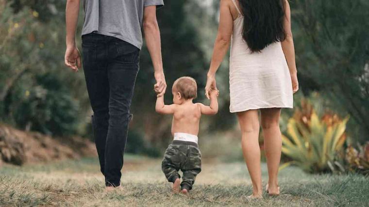 Saat Traveling dengan Bayi, Apa yang Harus Diperhatikan?