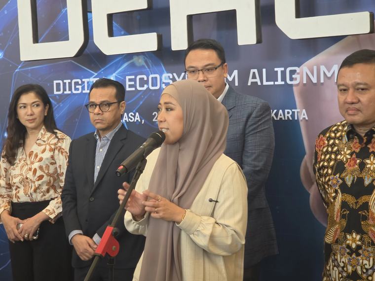 Menkomdigi Minta Warga Saring Informasi Erupsi Anak Krakatau