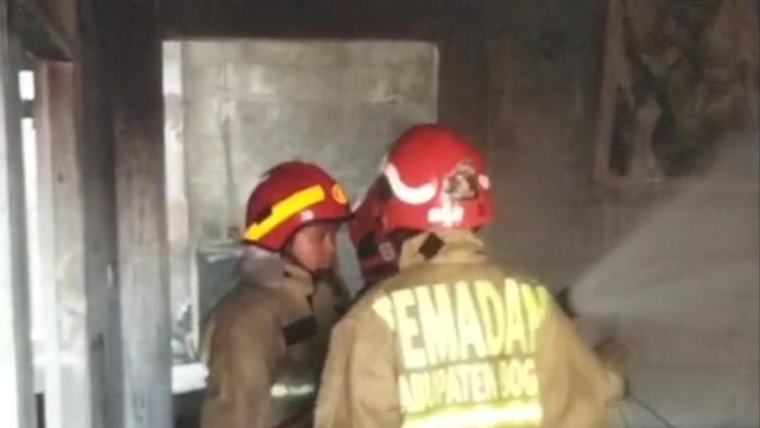 Rumah di Cileungsi Bogor Kebakaran Saat Ditinggal Penghuni Antar Anak