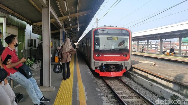 Tentang KRL Buatan INKA yang Masuk Bengkel Berujung Perjalanan KRL Berkurang