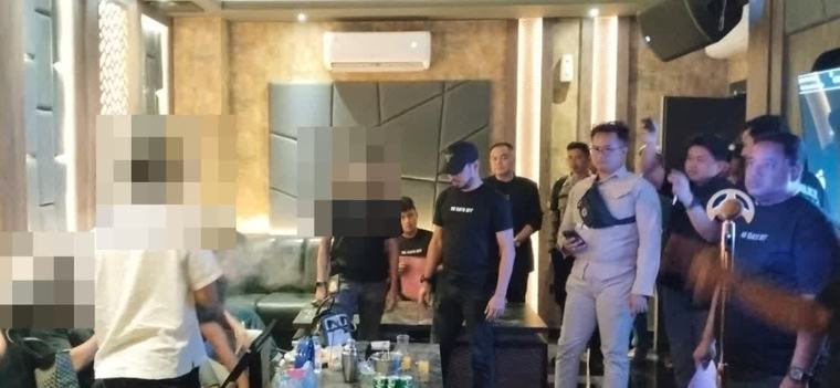Razia THM di Kota Cirebon, Polisi Amankan 24 Botol Minuman Beralkohol