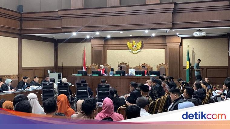Jaksa Cecar Eks Staf Kemenag Asal Duit Beli 2 Ranger Rover-Dior, Begini Jawabnya