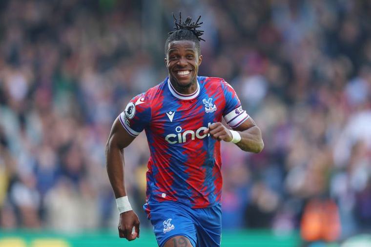 AS Roma Lirik Wilfried Zaha untuk Tambal Sayap Kiri