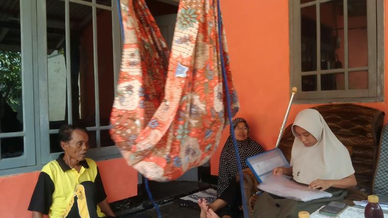Kisah Pilu Ibu di Majalengka Rawat Anak Lahir Tanpa Bola Mata, Sambil Pulihkan Kaki yang Patah