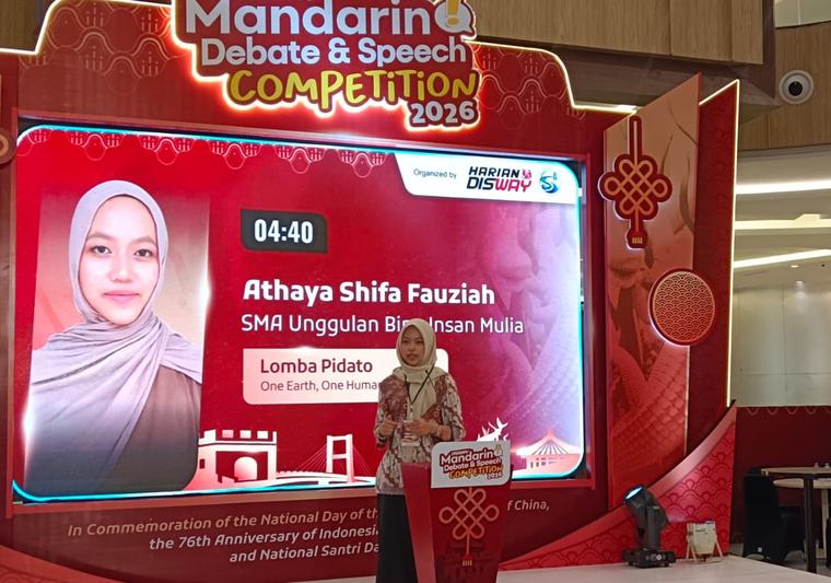 Disway Mandarin Debate and Speech Competition 2026: Athaya Shifa Mau Kuliah di Tiongkok!