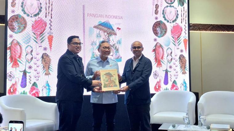 Zulhas & Dirgayuza Setiawan Luncurkan Buku 'Pangan Indonesia'