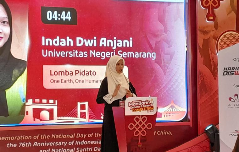 Bukan C-Drama, Peserta Disway Mandarin Debate & Speech Competition 2026 ini Jago Mandarin via Seni Kaligrafi