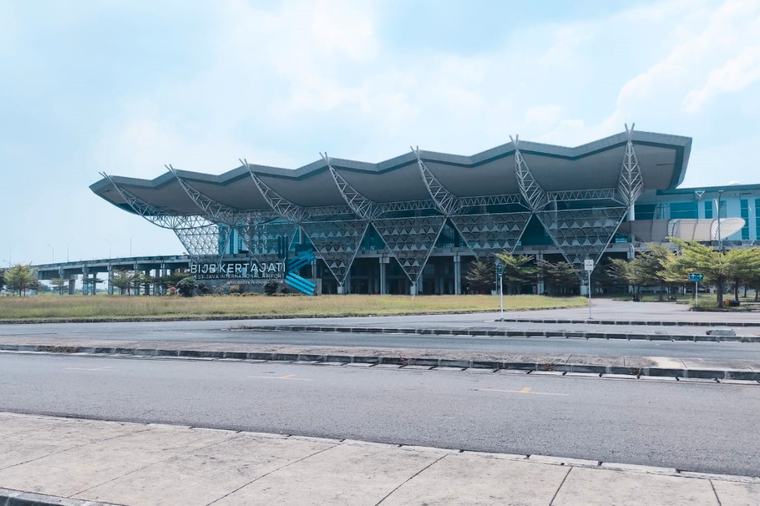 8 Bandara Ditutup Imbas Abu Vulkanik Anak Krakatau, Begini Kata KDM Soal Kertajati