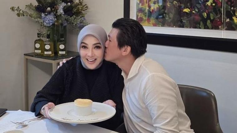 Syahrini Rayakan Ulang Tahun Mewah di Singapura Bareng Reino Barack