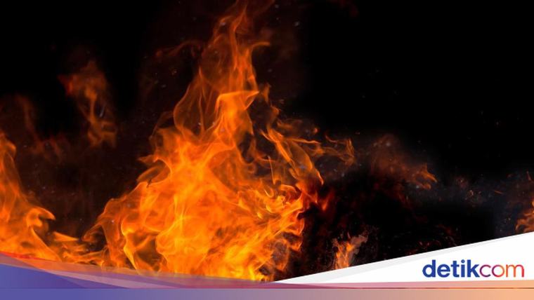 Viral Gerobak Angkringan Dibakar di Jaktim, Pelaku Diduga Sopir Taksi