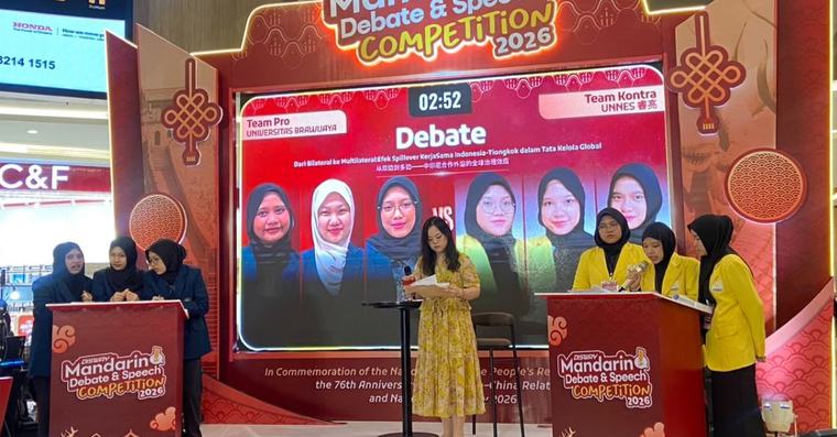 Tim UB versus Unnes Adu Argumen Pertambangan Nikel dalam Disway Mandarin Debate & Speech Competition 2026