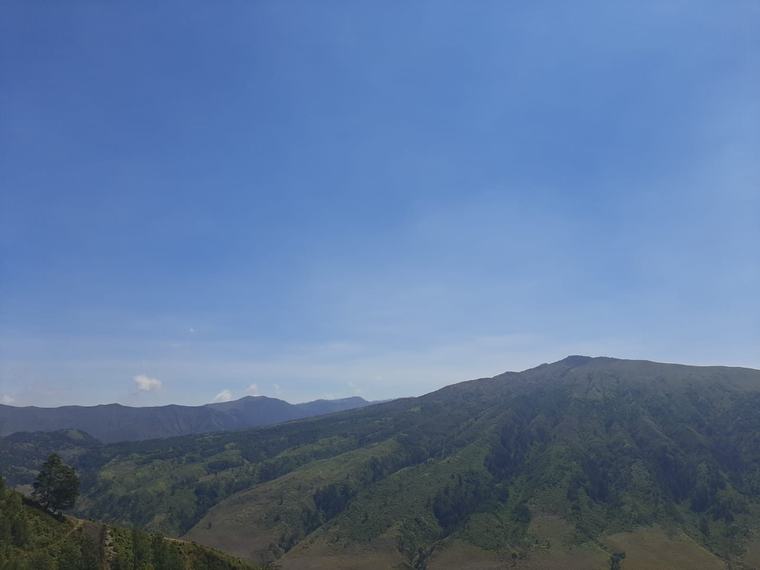 Cuaca Gunung Malang 8 September: Semeru Siaga, Laut Selatan Dilanda Gelombang 4,1 Meter