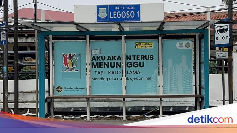 Dishub Tangsel Bakal Copot Stiker 'Mending Aku Naik Ojek Online' di Halte