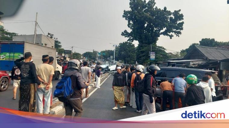 3 Orang Tewas Akibat Kecelakaan Beruntun di Jakbar, 1 Korban Anak