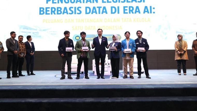 Ibas: Jangan Sampai Teknologinya AI, tapi Kebijakannya Masih 'Katanya'