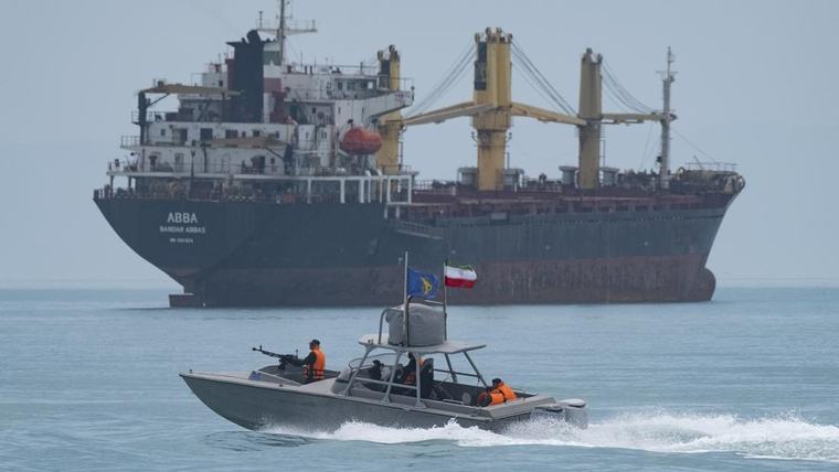 Iran Klaim Ranjau Laut Baru Telah Ditebar di Selat Hormuz