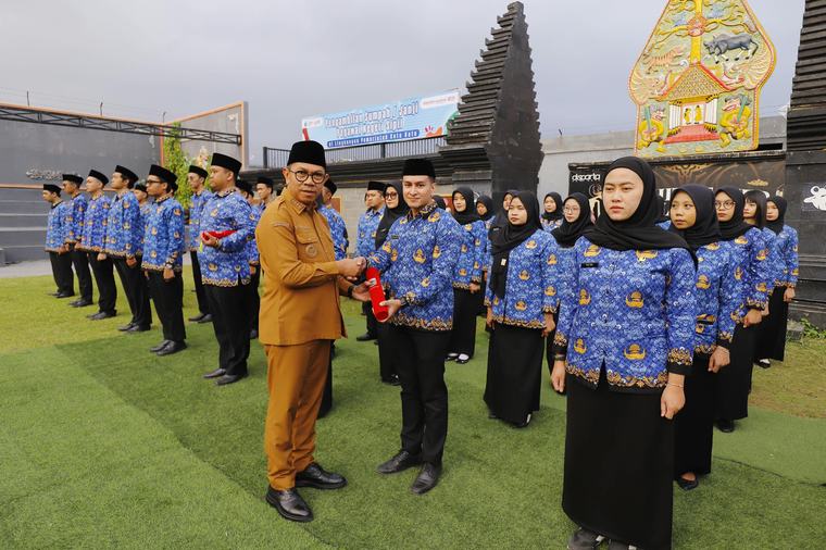 Nurochman Lantik 63 PNS Kota Batu, Pesan Tegas: Jangan Bawa Birokrasi Lambat