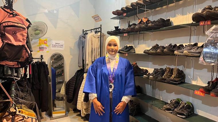 Modal Awal Paylater, Vivi Ambarwati Lulusan Akuntansi Unitomo Kini Punya Store dan 4 Karyawan