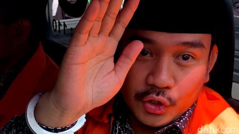 Pesawat Hakim Terdampak Erupsi Anak Krakatau, Sidang Vonis Bupati Bekasi Ditunda