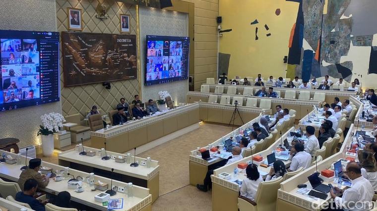 Disebut Terdampak Erupsi Anak Krakatau, Ketua Ombudsman Tak Hadiri Rapat DPR