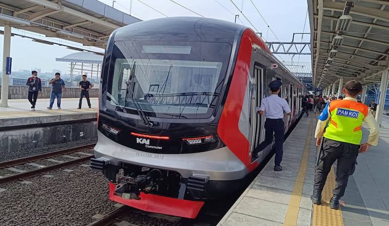 Daftar 12 Perjalanan KRL yang Dibatalkan hingga 30 September 2026