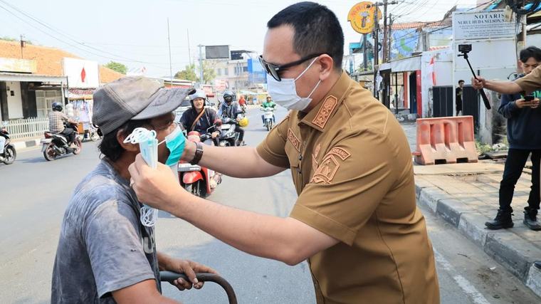 Walkot Ungkap Stok Masker di Serang Mulai Langka Imbas Abu Anak Krakatau