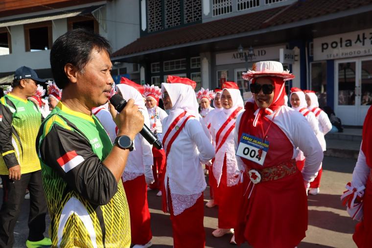 Gerak Jalan Indah Kesambi Meriah, Wali Kota Cirebon Dorong Jadi Event Tingkat Kota