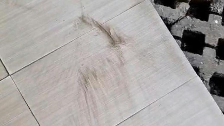 Abu Vulkanik Anak Krakatau Masih Menyelimuti Rumah Warga Ciputat Siang Ini