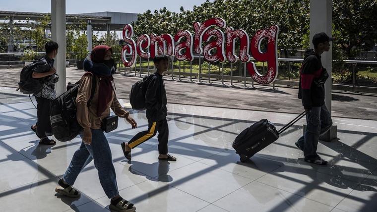 Erupsi Gunung Anak Krakatau, 11 Penerbangan Bandara Ahmad Yani Dibatalkan
