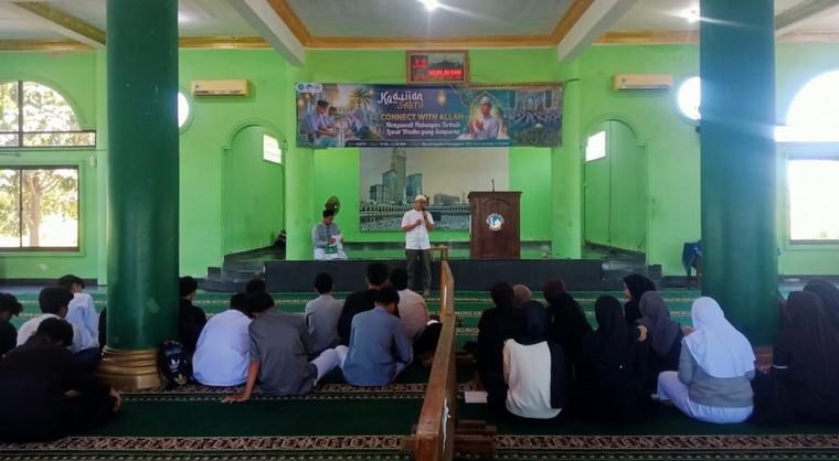 Tingkatkan Kesalehan Siswa, SMA Islam Al Azhar 5 Cirebon Gelar Kajian Sabtu