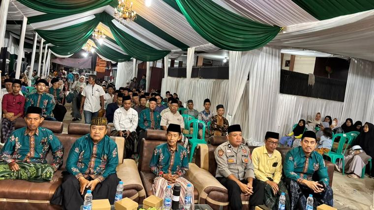 Ratusan Jamaah Hadiri Pengajian Akbar Maulid Nabi di Perumahan Taman Pelangi Cirebon
