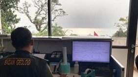 Gunung Anak Krakatau Status Siaga, Kapal Dilarang Mendekat dalam Radius 3 Km