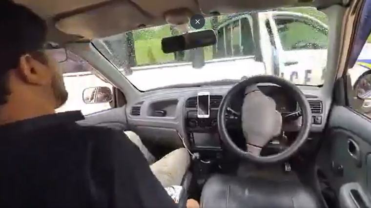 Apes! Lagi Jajal Fitur Tanpa Sopir, Malah Nabrak Mobil Polisi