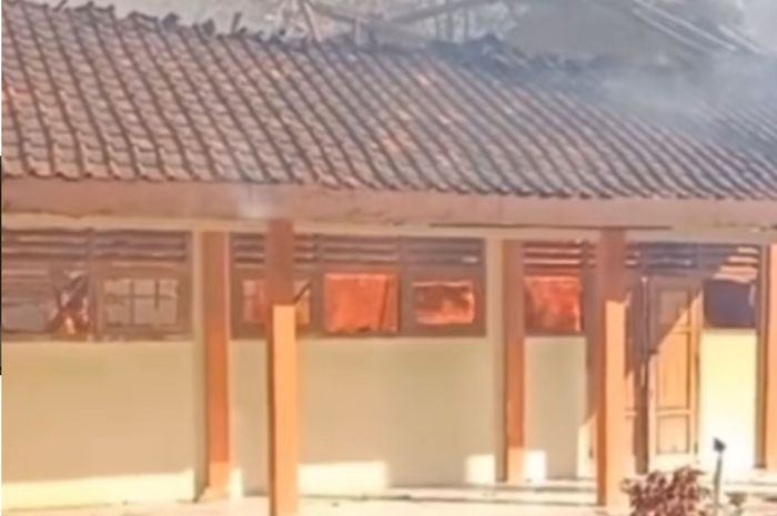 VIDEO: SMA Negeri 1 Bantarkawung Kebakaran