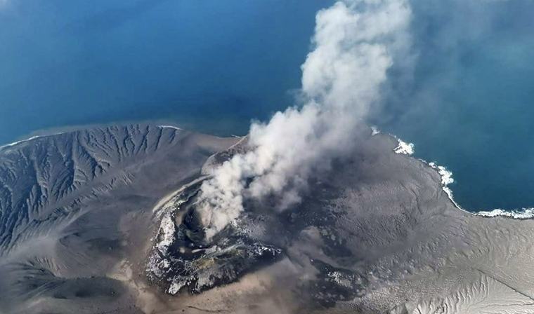 Erupsi Anak Krakatau, BMKG Pastikan Penyeberangan Selat Sunda Masih Aman
