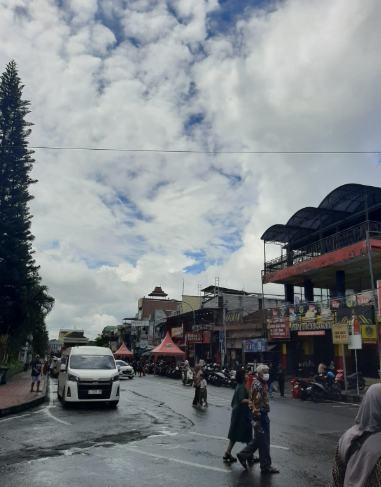 Cuaca Kota Batu 8 September: Suhu 14-23 Derajat, Hujan Ringan Berpotensi Turun Siang