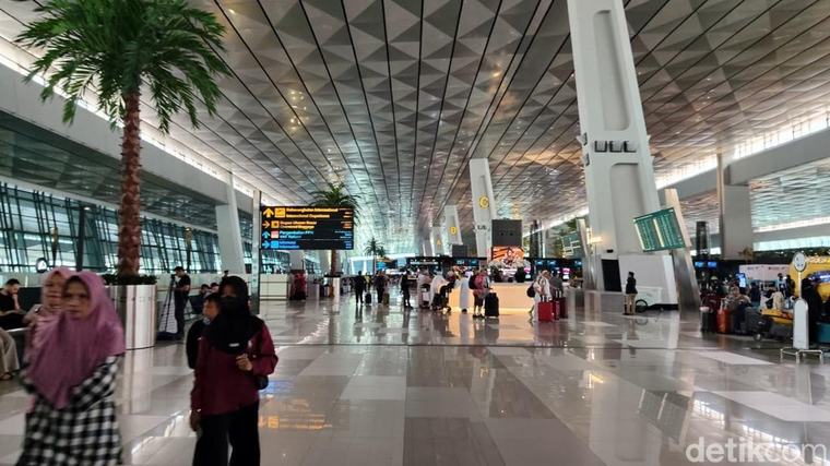 4 Bandara Masih Ditutup hingga Jam 6 Sore Imbas Erupsi Anak Krakatau