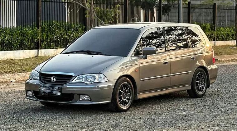 Deretan Mobil MPV 7 Seater Bekas yang Worth It, Mesin Tangguh, Kabin Lega, Pilihan Cermat untuk Keluarga